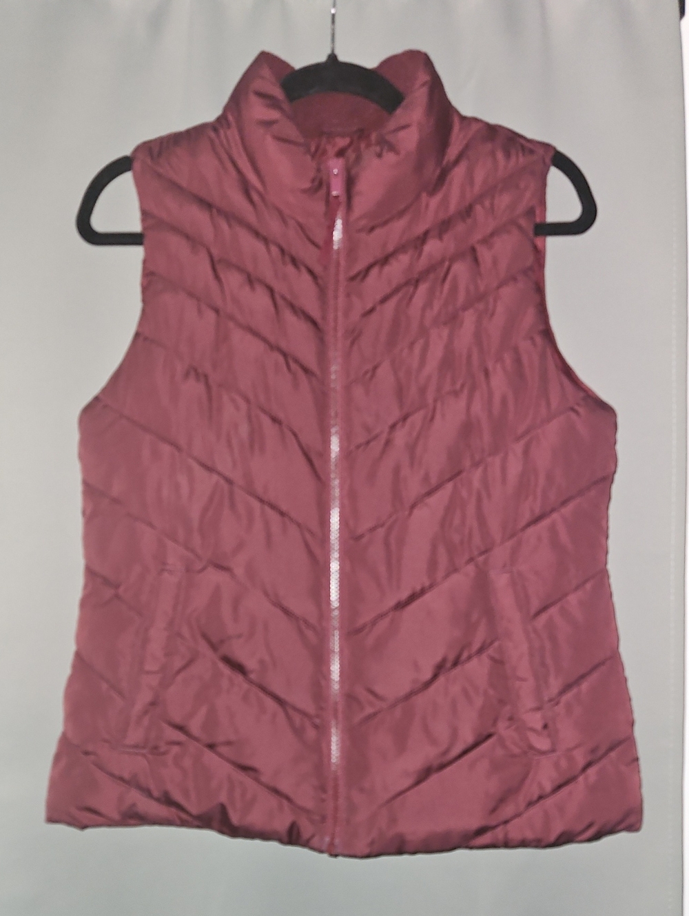 GAP Quilted Sleeveless Vest - Burgundy